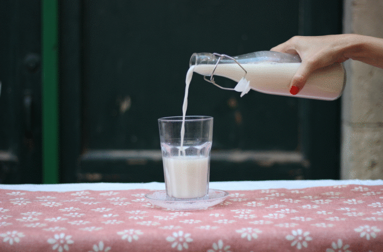 Come preparare il latte di mandorla (Bonajuto)