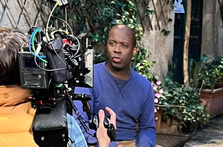 Clive Myrie a Modica per il suo Italian Road Trip